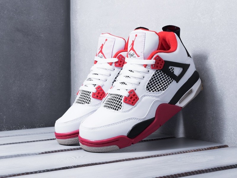 Air Jordan 4 Retro Varsity Red Black